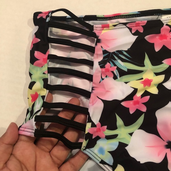 Floral swim 2 piece in plus - Picture 5 of 8